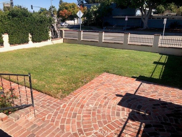 1009 S Rimpau, Los Angeles, CA 90019