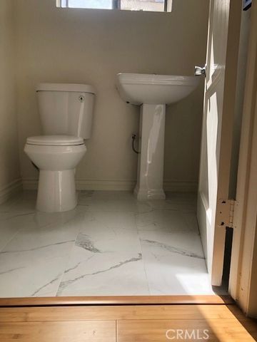 1009 S Rimpau, Los Angeles, CA 90019