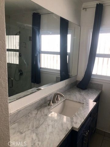 1009 S Rimpau, Los Angeles, CA 90019