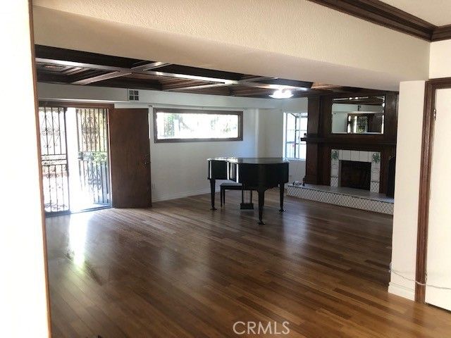 1009 S Rimpau, Los Angeles, CA 90019