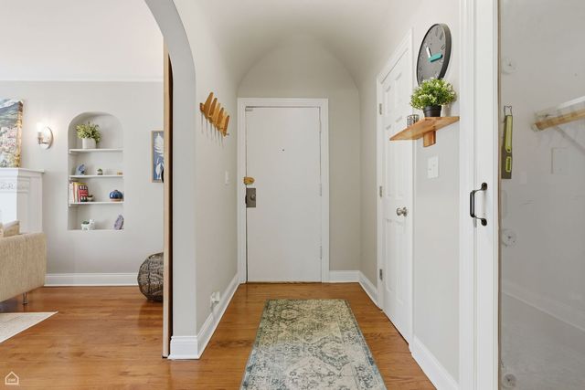 2331 W Farwell Avenue 3N, Chicago, IL 60645