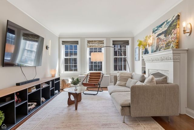 2331 W Farwell Avenue 3N, Chicago, IL 60645