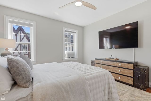 2331 W Farwell Avenue 3N, Chicago, IL 60645