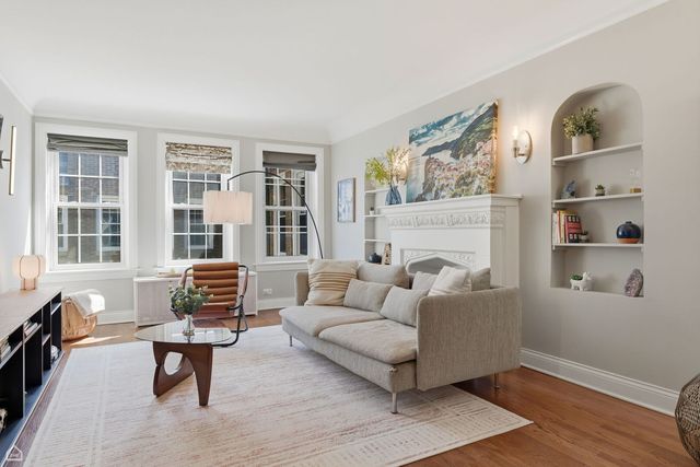 2331 W Farwell Avenue 3N, Chicago, IL 60645