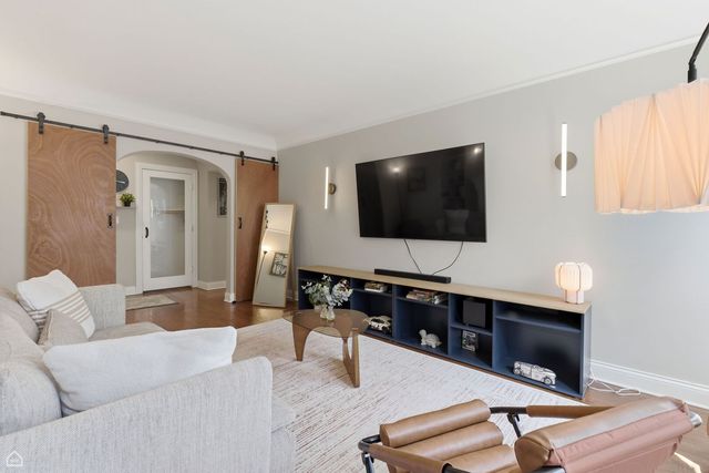 2331 W Farwell Avenue 3N, Chicago, IL 60645