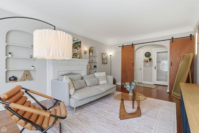 2331 W Farwell Avenue 3N, Chicago, IL 60645