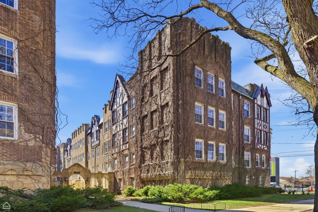 2331 W Farwell Avenue 3N, Chicago, IL 60645