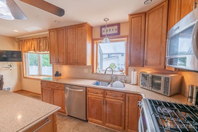 3817 Park Avenue, Edison, NJ 08820