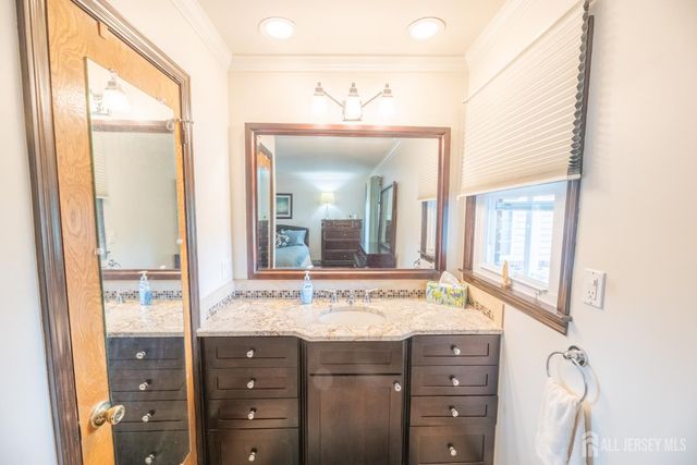 3817 Park Avenue, Edison, NJ 08820