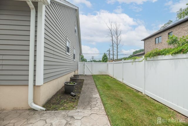 3817 Park Avenue, Edison, NJ 08820
