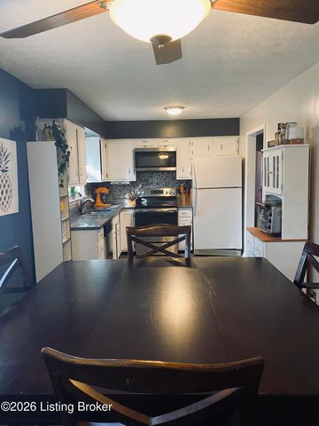 2611 Patio Ct, Louisville, KY 40214