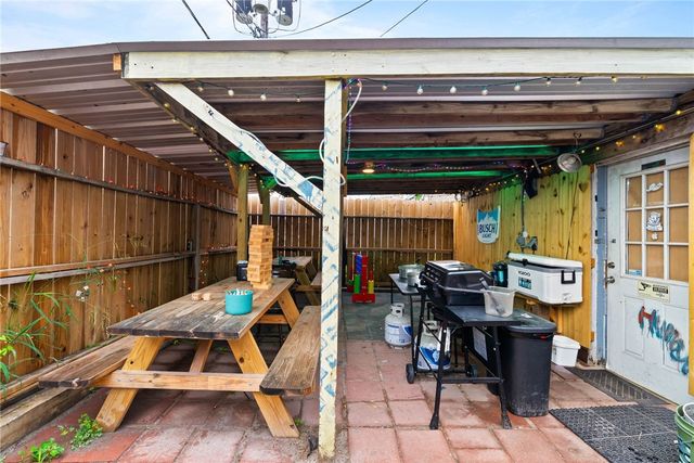 337 S Commercial St, Aransas Pass, TX 78336