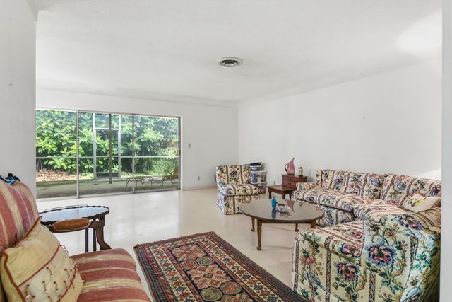 91 SW 11th Avenue, Boca Raton, FL 33486