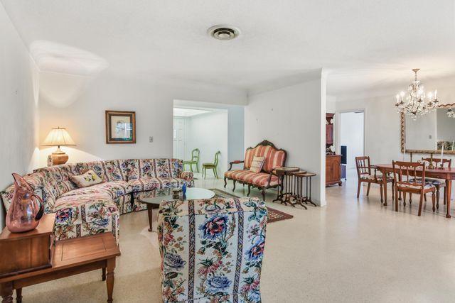 91 SW 11th Avenue, Boca Raton, FL 33486
