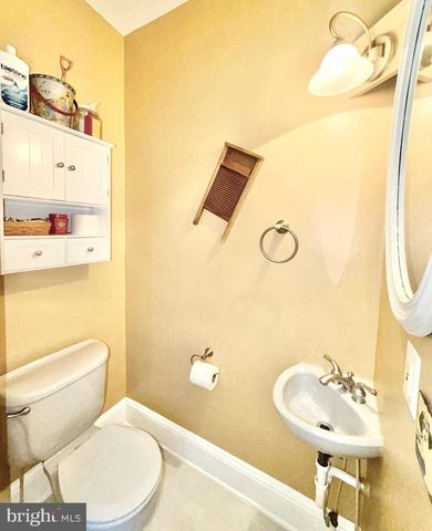 2910 GARNET RD, Parkville, MD 21234