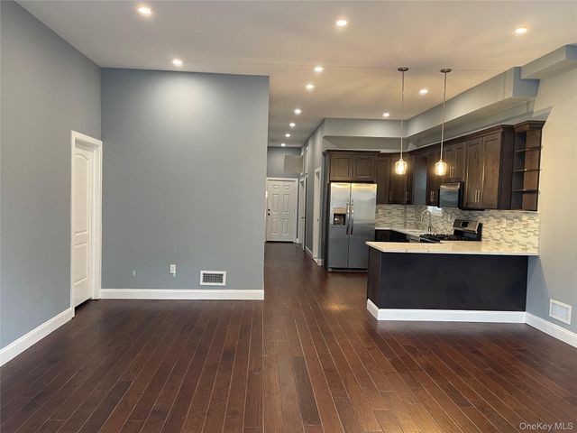 11 Covert Street, Hempstead, NY 11550