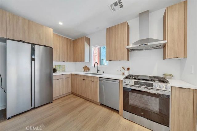 1606 N Kingsley, Los Angeles, CA 90027
