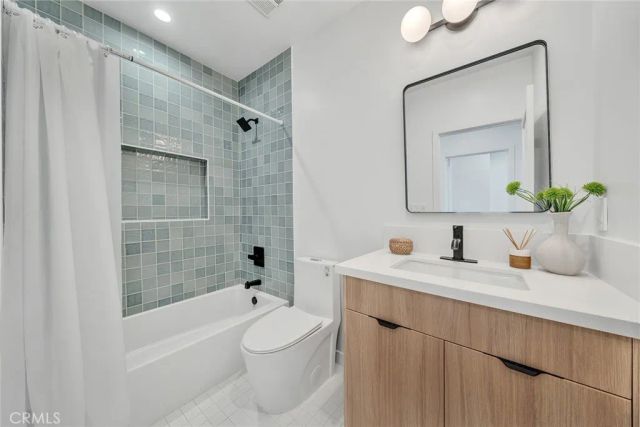 1606 N Kingsley, Los Angeles, CA 90027
