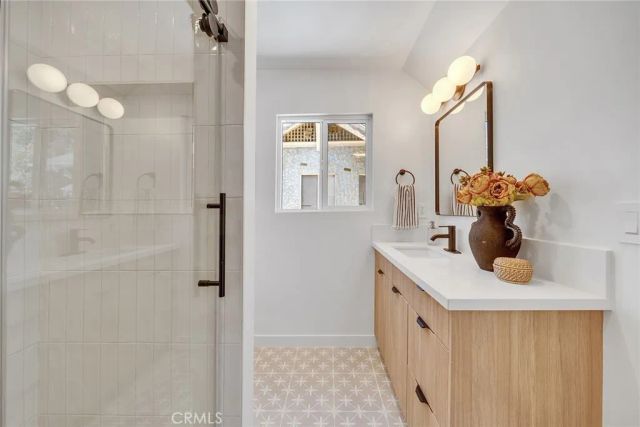 1606 N Kingsley, Los Angeles, CA 90027