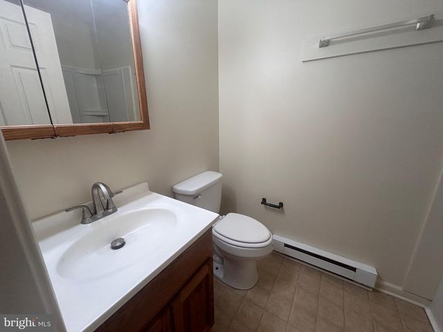 222 WATERFORD LN, Winchester, VA 22602