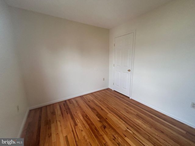 222 WATERFORD LN, Winchester, VA 22602