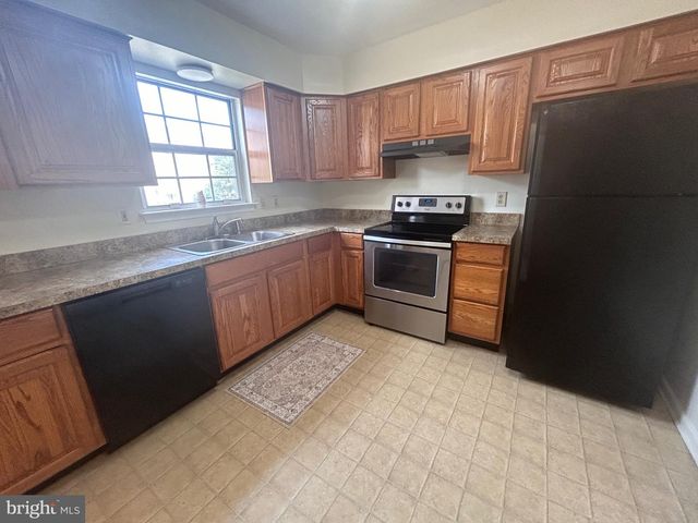 222 WATERFORD LN, Winchester, VA 22602