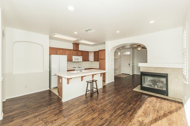 704 W Riviera Lane, Clovis, CA 93619