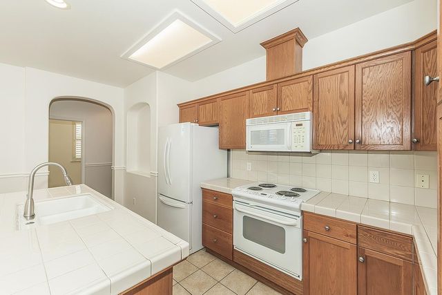 704 W Riviera Lane, Clovis, CA 93619