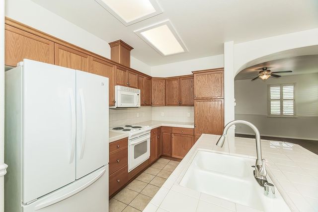 704 W Riviera Lane, Clovis, CA 93619