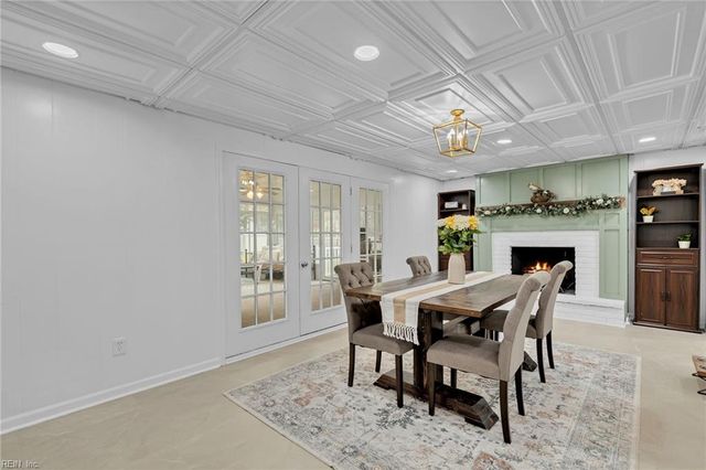 105 Evergreen CIR, Seaford, VA 23696