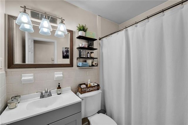 105 Evergreen CIR, Seaford, VA 23696