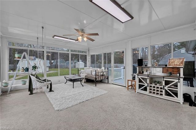 105 Evergreen CIR, Seaford, VA 23696