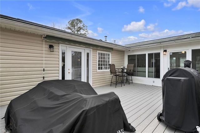 105 Evergreen CIR, Seaford, VA 23696