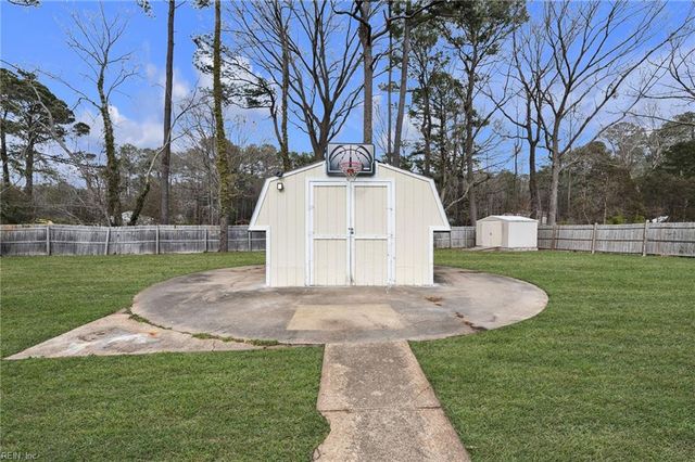 105 Evergreen CIR, Seaford, VA 23696