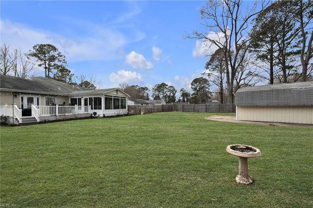 105 Evergreen CIR, Seaford, VA 23696