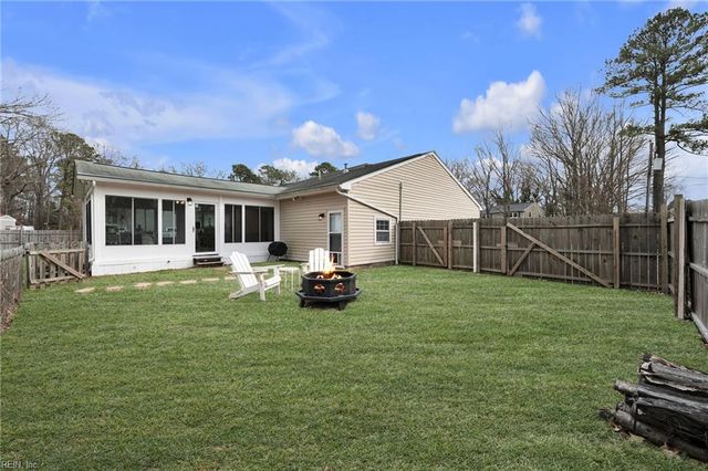 105 Evergreen CIR, Seaford, VA 23696