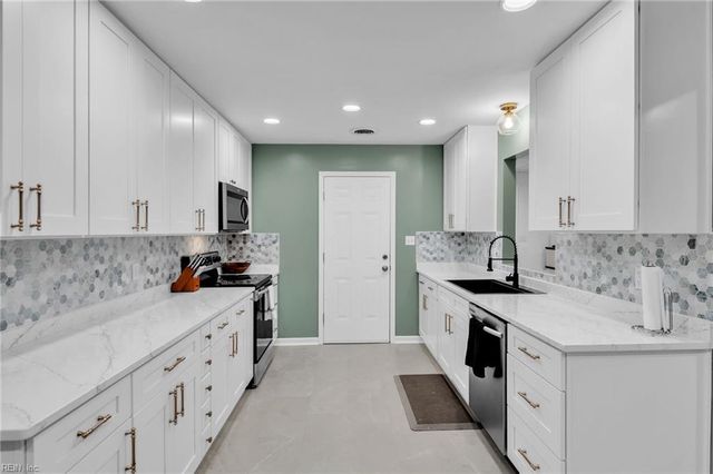 105 Evergreen CIR, Seaford, VA 23696