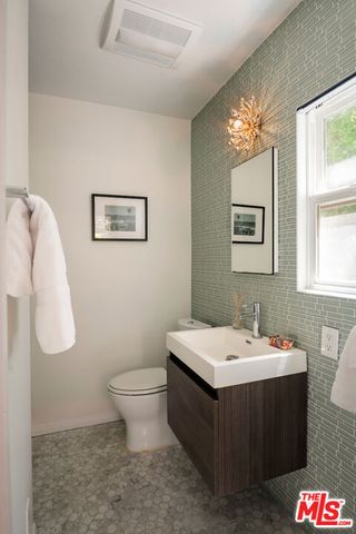 728 Pacific Street, Santa Monica, CA 90405