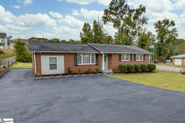 15 Strawberry Drive, Greenville, SC 29617