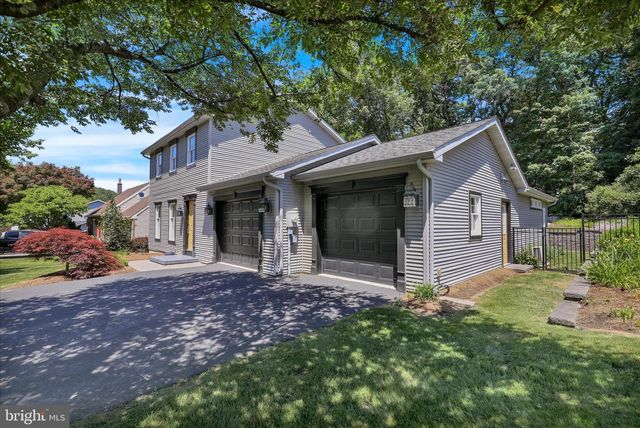 313 PARKVIEW RD, Reading, PA 19606