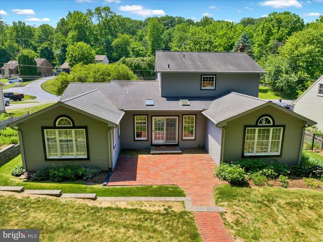 313 PARKVIEW RD, Reading, PA 19606