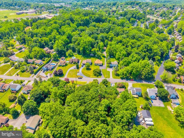 313 PARKVIEW RD, Reading, PA 19606