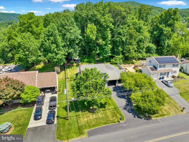 313 PARKVIEW RD, Reading, PA 19606