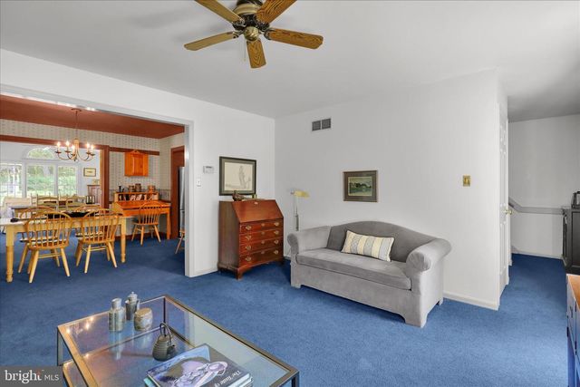 313 PARKVIEW RD, Reading, PA 19606