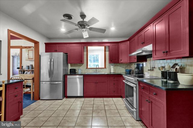 313 PARKVIEW RD, Reading, PA 19606