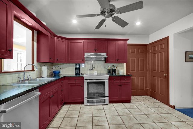313 PARKVIEW RD, Reading, PA 19606