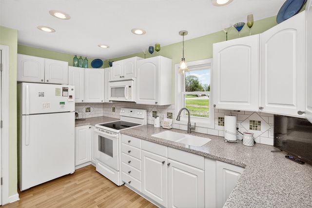 402 S Vine Street, Cambridge, IA 50046