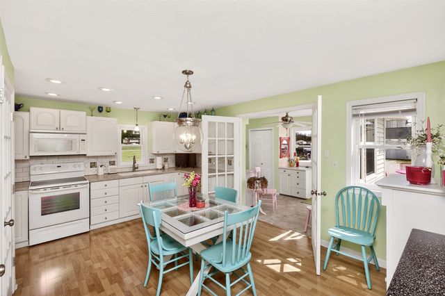 402 S Vine Street, Cambridge, IA 50046