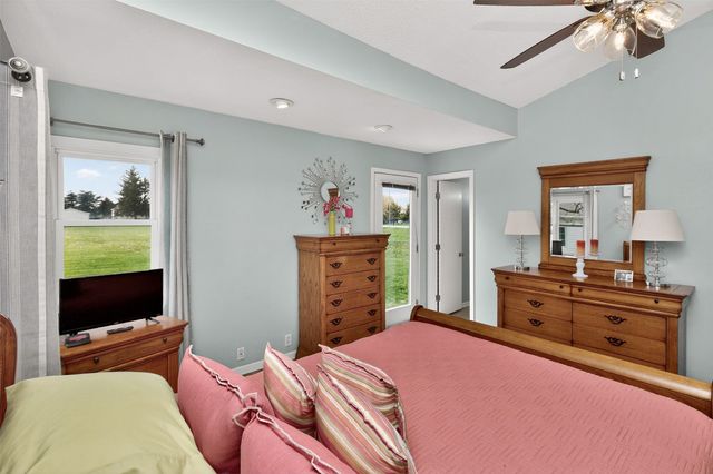 402 S Vine Street, Cambridge, IA 50046