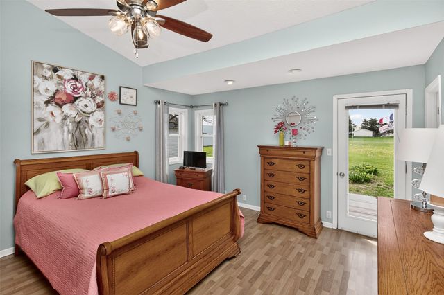 402 S Vine Street, Cambridge, IA 50046